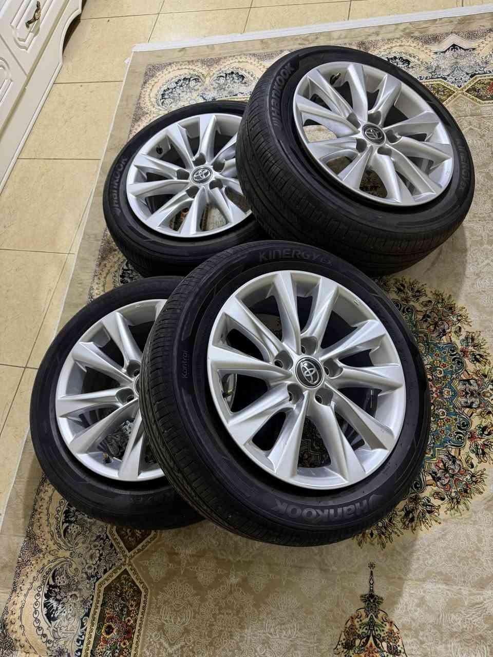 سلام عليكم
وياله و تايرات البيع مال كوله جديدات 

حجم ١٦ ويل وتاير 

سعرهن ٣٠٠ الف بيهن مجال بسيط 

عنواني بلديات 

*********** 

غير متواجد على فيس
