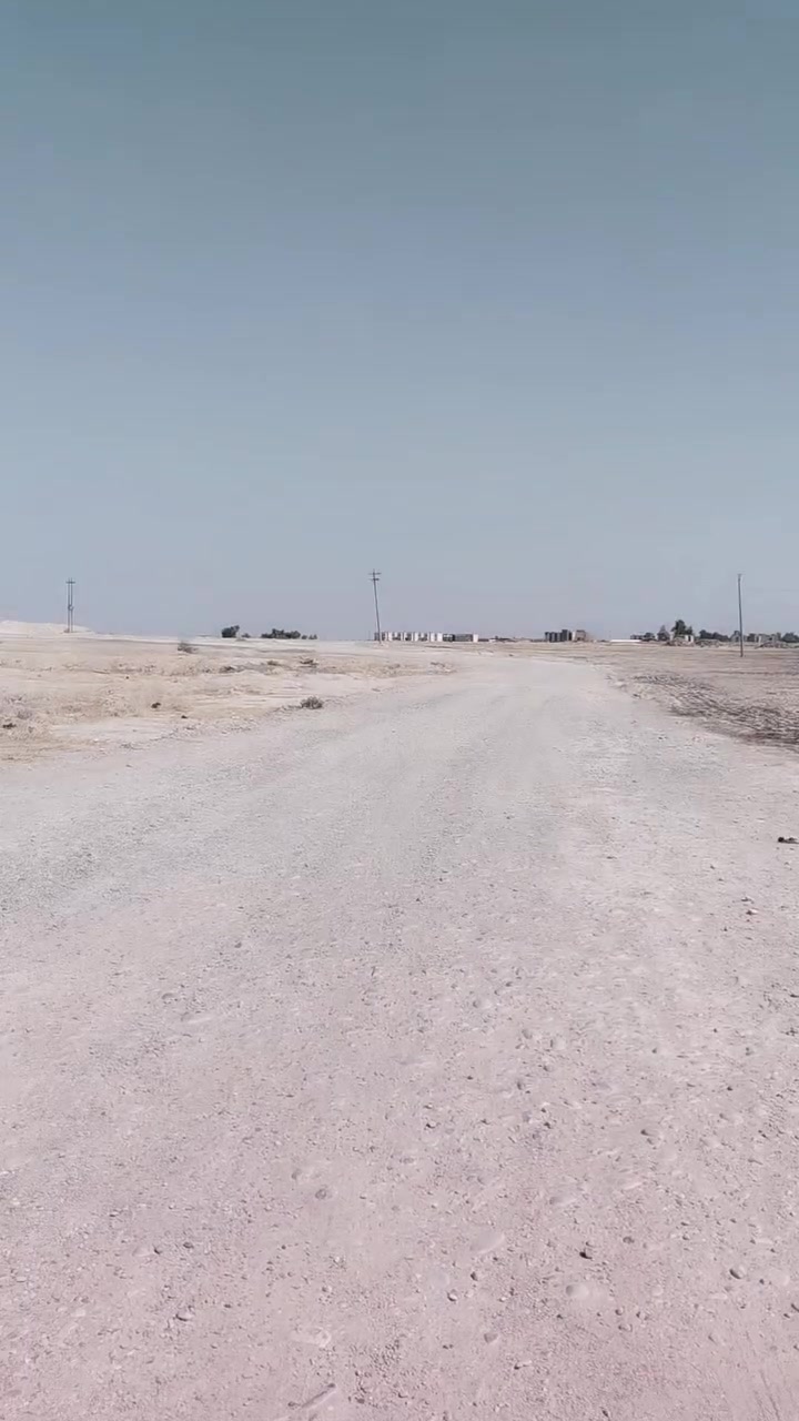 السلام عليكم قطعه ارض زراعيه 200 متر بل خنك قرب جامعه تكريت خلف المجمع السكني سعرها 4 مليون 
***********
