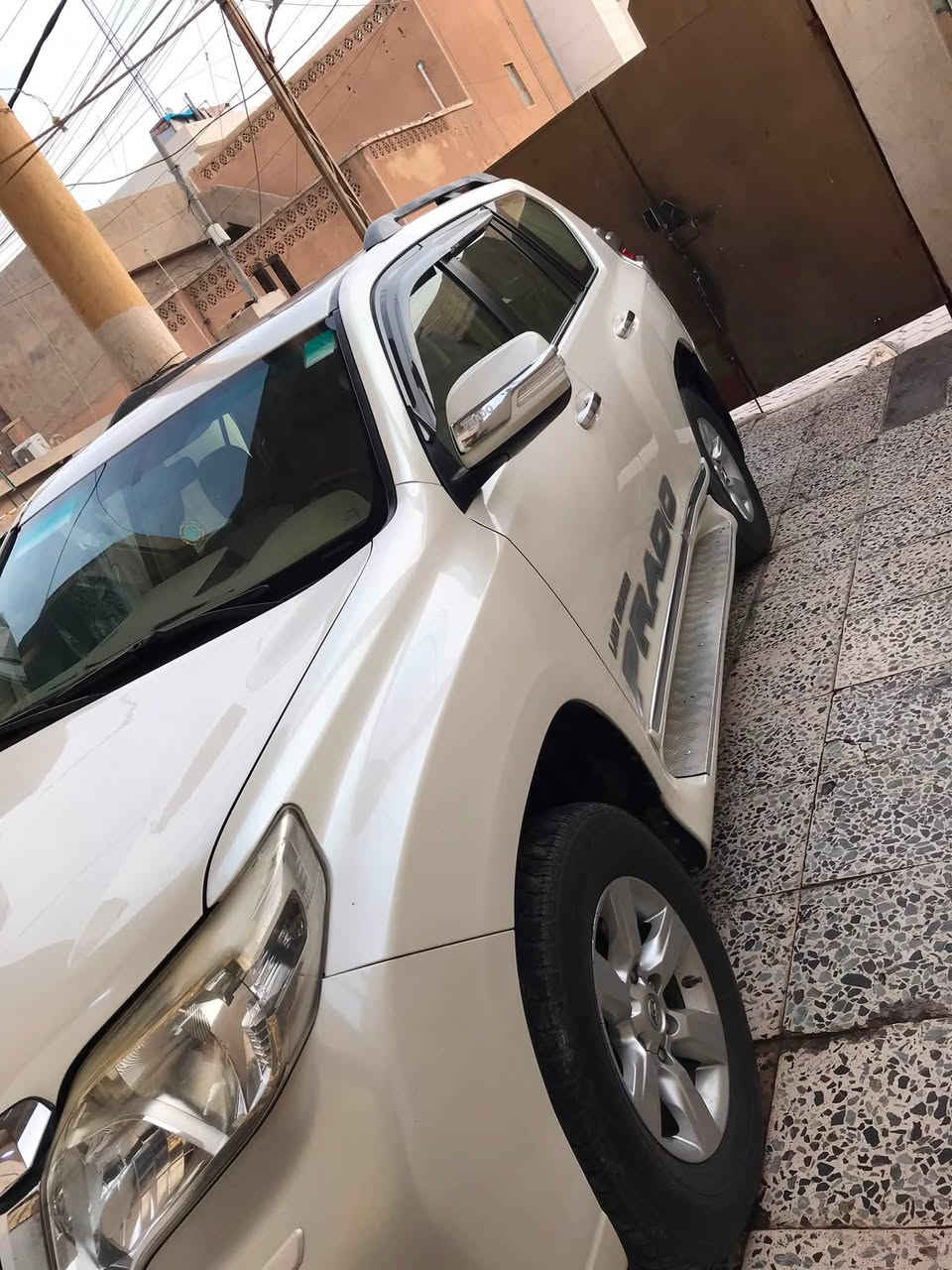 سلام. عليكم بارادو.  موديل 14 فول موصفات خليجي.   محرك 6.  سياره. بيها. ضربه. بصفحا. ومصبوغه عااام.  سعرها 24 وبيها. مجال.  شراي تصال بل. رقم. ***********
