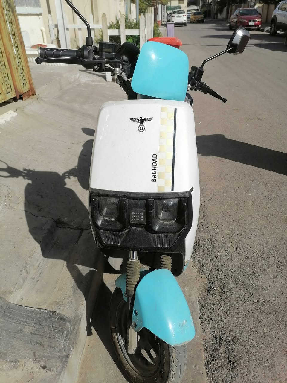 السلام عليكم للبيع  دراجه شحن فول نظافه 6 بطاريات بك R بيه كلشي شغال اي نقص مابيه 4 سرعه بغداد بيهحي العامل سعر 700 للاستفسار ***********
