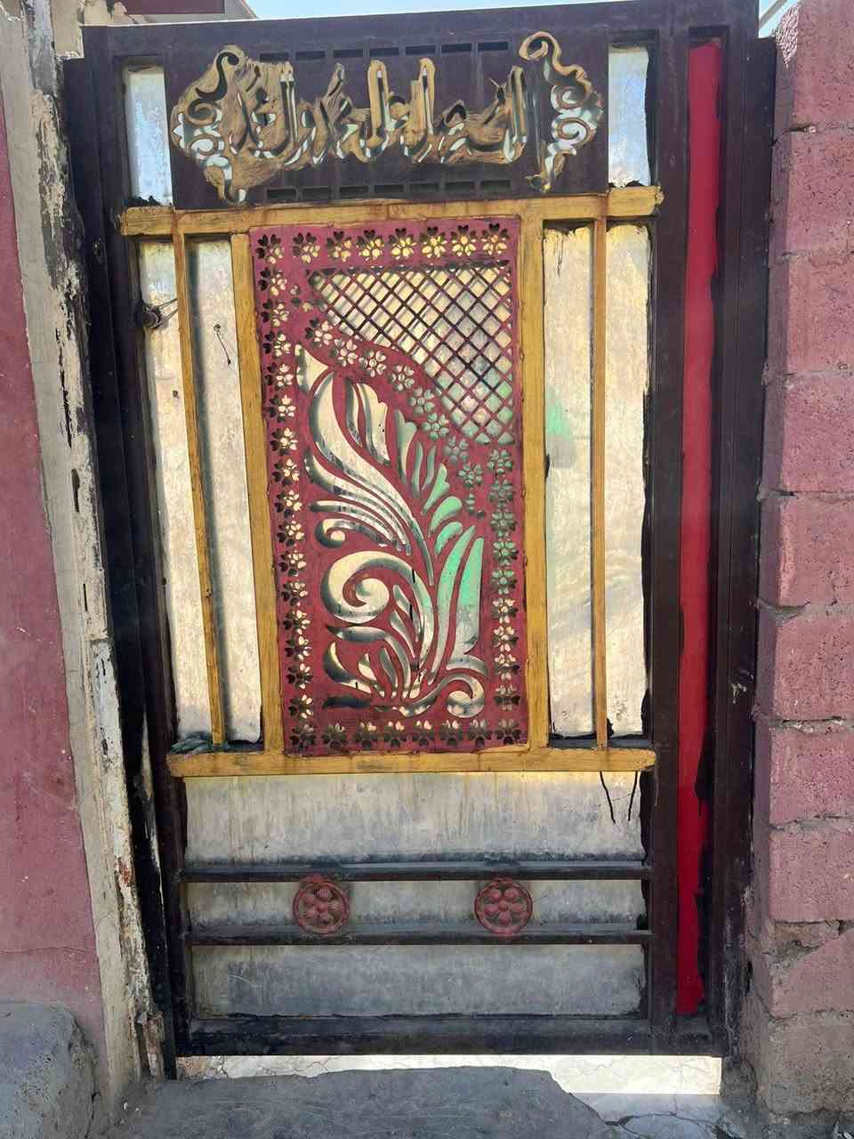 سلام عليكم من رخصت الادمن البيت البيع المساحه ١٠٠ متر العنوان الحسينيه مال الرشديه منطقه المخابرات يم مدرسه الرياض البيت تجاوز الاستفسار على الرقم ***********
