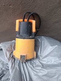 غطاس حجم وسط مستعمل قليل كلش شغال  مضخم صوت بريطاني الأصلي مال سياره ش...