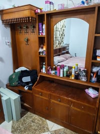 توجد غرفه اخشاب حطاطه للبيع السعر ٦٠٠ بيها مجال حديثه ٠٧٨٣١٤٠٤٠٢٦