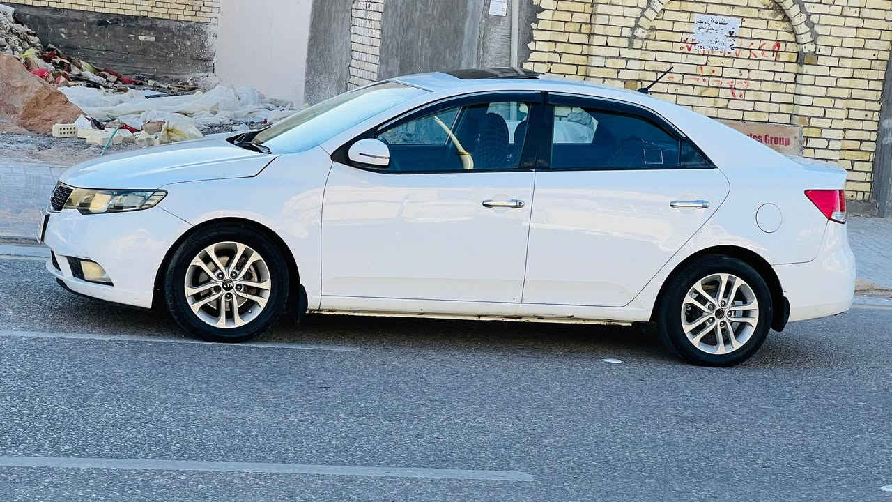 السلام عليكم
كيا سيراتو خليجي موديل 2011
رقم أربيل دولي الجديد صبغ بنيد وباب الصدر فقط
محرك 1600 دوش بلادي على وضع الشركة
كير اوتوماتيك / 6  نمر بلادي على وضع الشركة 
فتحه حساسات خلفية
اشاير بلمري
 تبريد لسيارة ثلج
حدادية جديدة
 لسيارة جاهزة مانقصهة شي 
 السعر ( 100$) مكان السياره كربلاء
 للسفسار ***********
