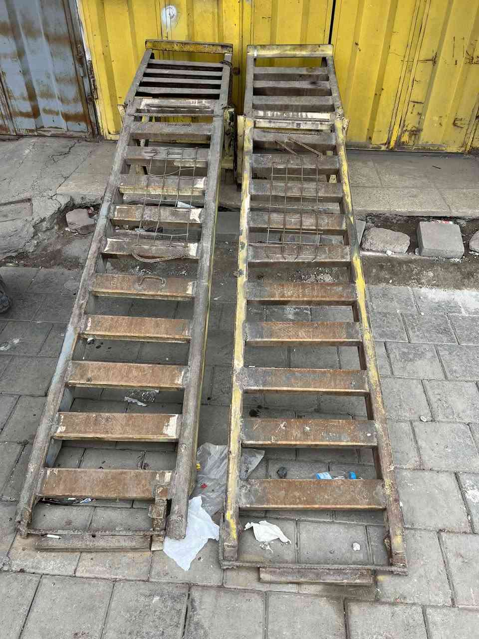 سلام عليكم اخوان زوج رمبات للبيع مكاني الشعب سعر150 رقم الموبايل ***********
