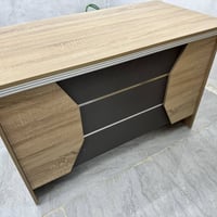 ميز مكتبي  جديد جدا جدا بعده بالجيس سعر ١٢٥ الف ٠٧٨٢٨٦١٠٢٨١