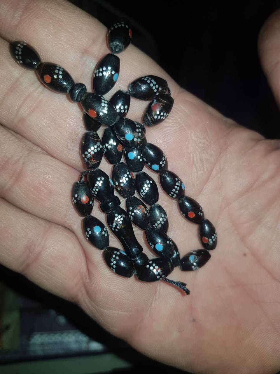 للبيع يسر طبيعي يسر البحر الاحمر مذكور بلقران ويخرج منه الؤلؤ والمرجان
االمرجان الاسود يسما بليسر،،،،،ان مع العسر يسرا والله اليشيل اليسر تيسير عباره عن حرز من الجن والعين لان يسحب الطاقه السلبه ومو اني اكول الله سبحانه وتعالى واليصدك يدخل علنت ويشوف فوائده عندي هاي اليسر عايزه كركوشه فقط سبحه كفيه ناعمه سعره ٣٠


**إذا كنت صاحب هذا الإعلان وتريد حذفه لأي سبب، رجاءا أرسل رسالة إلى الدعم الفني**