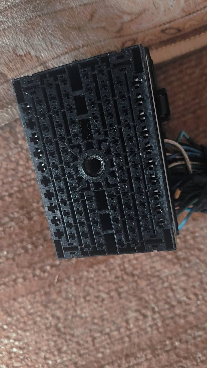 ضفيرة سوناتا 2009امريكي 6سلندر
نزلتها من السياره شغاله بيها 3وايرات مقطوعه ما اعرف اسويلها ادامه سعر 50نهايتها 
***********
