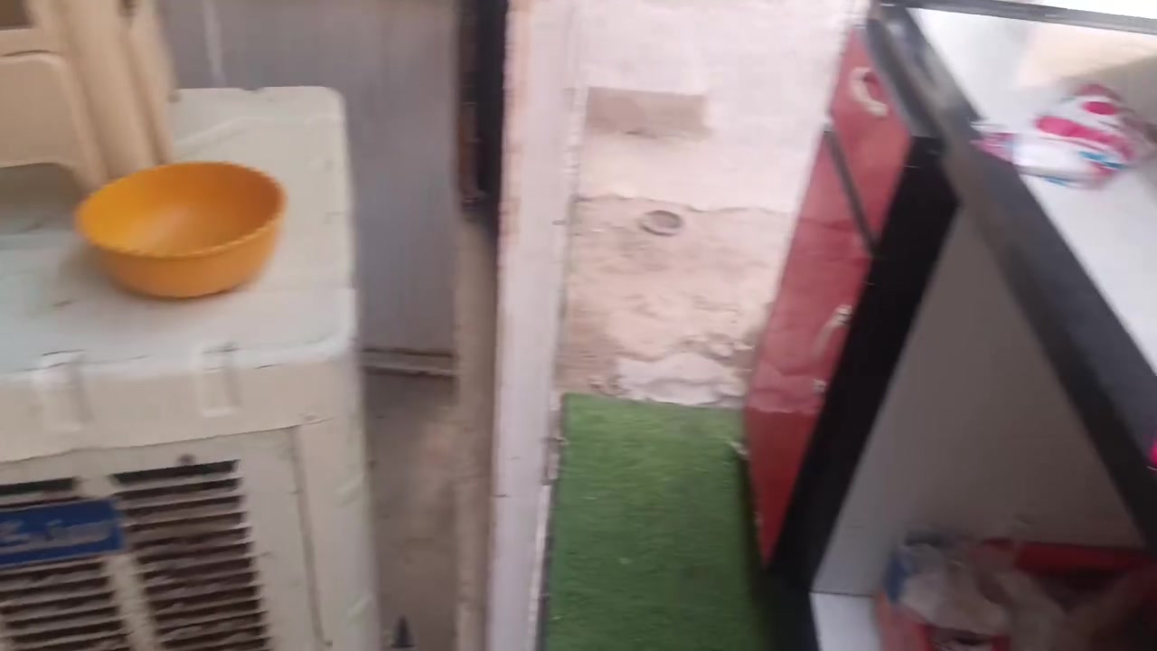 السلام عليكم كافتريه كامله للبيع كامل الغراض اتريد تاخذها هيه والمحل اتريد بس الغراض 
***********

