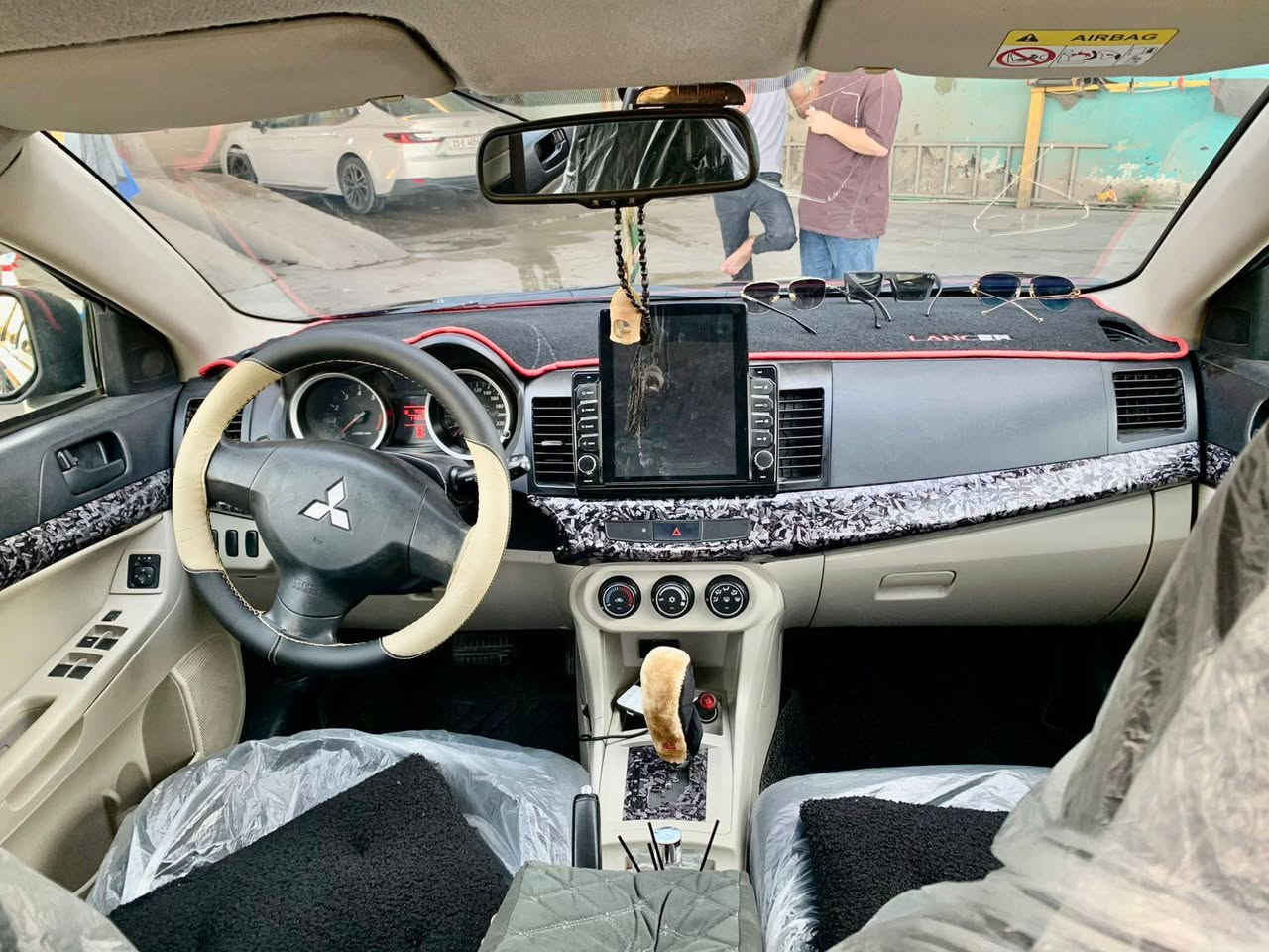 خلیجی مەکینە گەورە 2015 بەس بۆنیت وچەمەلەغی بۆیاخە ناوەوەی نییە سەنەوی دوو ساڵی ماوە سعری 112 ... *********** السليمانية, العراق
