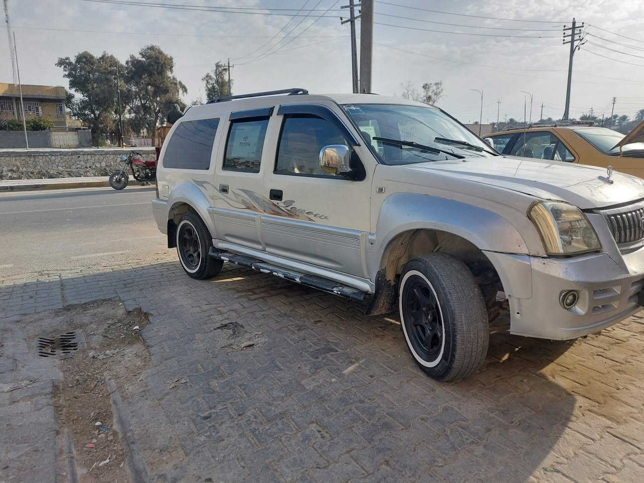 للبيع موديل 2008 مكينه وكير ونجي الكير بي صفنه بل بك جاهزه مانقصها شي بس البك رقم بغداد السعر 45 وبيها مجال مكان السياره سماوه رميثه ***********
