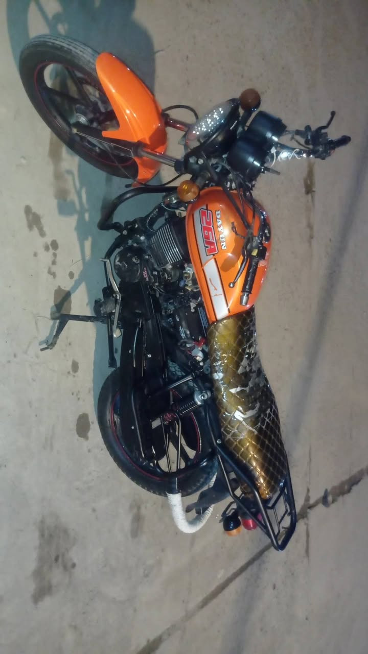 السلام عليكم دايون 22 اوراق اصولي كهربائيات كله شغاله مكينه مامفتوحه لا تنقيص ولا تبخير دراجه ناعمه وحلوه للتواصل *********** سعره مناسب 1375 وبيه مجال
