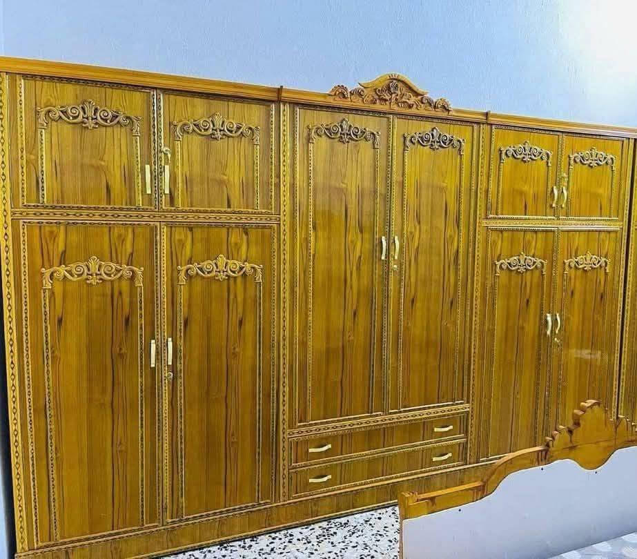 تتوفر لدينا كافه انواع الغرف
***********
كناتير مفرده
بوفيات
غرف نوم
