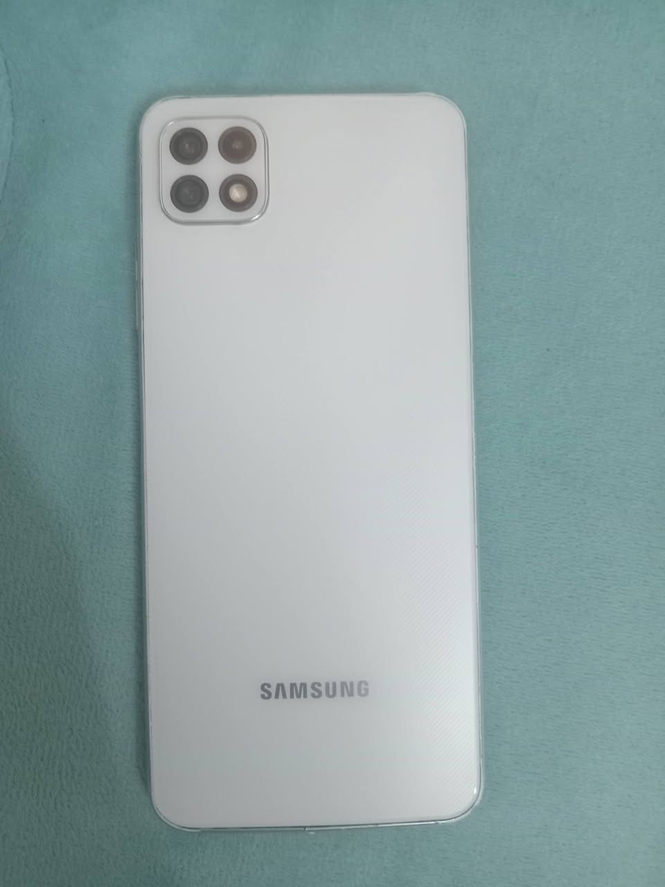 سامسونك كلكسي A22 5G
شاشه سوبر اموليد ٩٠ هرتز 
ذاكره ١٢٨ كيكا 
كامره واضحه 4K
بطاريه ٥٠٠٠ يدعم الشحن السريع تايبسي 
ببجي كدامك الاعدادات ٩٠ فريم 
مكفول لا مفتوح ولا مصلح ولا مبدل بي أي شي 
تكنيك وصوت واتصال وشحن فول 
بس وكع مني وصار بي فطور قليله بالشاشه ما مأثره على اللمس والاستعمال 
السعر ٨٥ الف بي مجال قليل اذا مو شراي لا تكسر بسرعه الجديد ٢٧٠ الف 
مكاني ديوانيه


**إذا كنت صاحب هذا الإعلان وتريد حذفه لأي سبب، رجاءا أرسل رسالة إلى الدعم الفني**