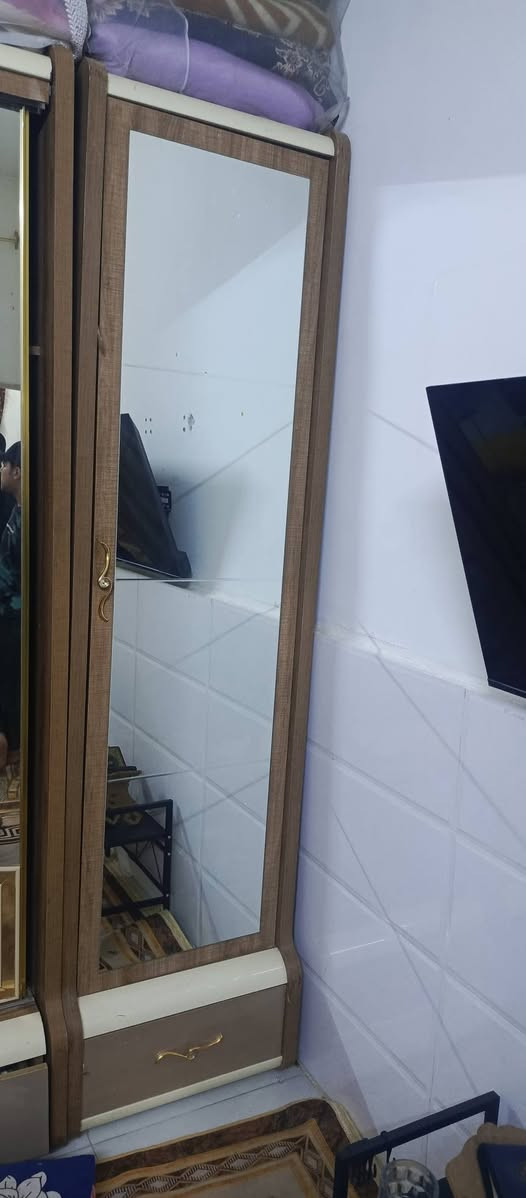 11 قطعه ضخمة الغرفة كنتور نضام سلايت وبلنص بي 6 رفوف ومجراتها خير من الله غرفه تخبل الله شاهد وثكيلة بيها ضرر بسيط ماشر عليه بلصوره وبيها بعد شازلون وطابورية ممصورهن مكانها بغداد الحسينية سعرها 750 قفل ماخذها بمليون


**إذا كنت صاحب هذا الإعلان وتريد حذفه لأي سبب، رجاءا أرسل رسالة إلى الدعم الفني**