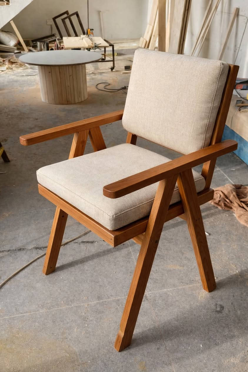 دروسکردنی کورسی بۆ مێزی نانخواردن بە داری سروشتی
ناونیشنان کەلار گەیاندن بۆ هەمو کوردستان بەردەستە

***********
