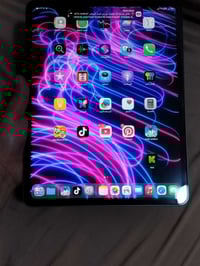 ايباد ١٢ برو • ٢٥٦ • شاشة ١٢٠ فريم