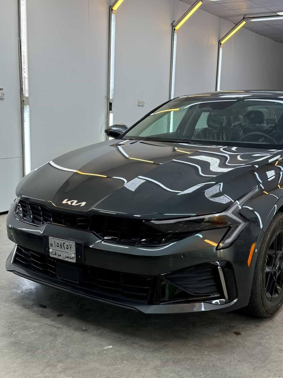 كي فايف ٢٠٢٥ ماشيه ١٢ الف السعر ١٩٥ بيها مجال بدون رقم تترقم اي محافظه 
حدث بسيط كلش بس جاملغ الأيمن تبديل بدون دواخل ولا صبغ السياره نص فول *********** الحادث ع الخاص مواصفات LXS
