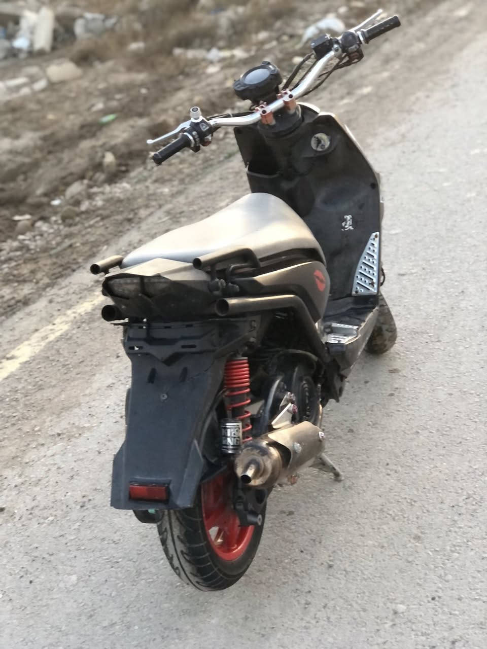 سكنس جبلي للبيع بيها تسويد قليل رايدهه 750 وبيها مجال حك الجيه مكاني بغداد عويريج قرب على مخابز باب الاغا رقم *********** ولمشراي لا يطب مستعجل علي بيعتهه
