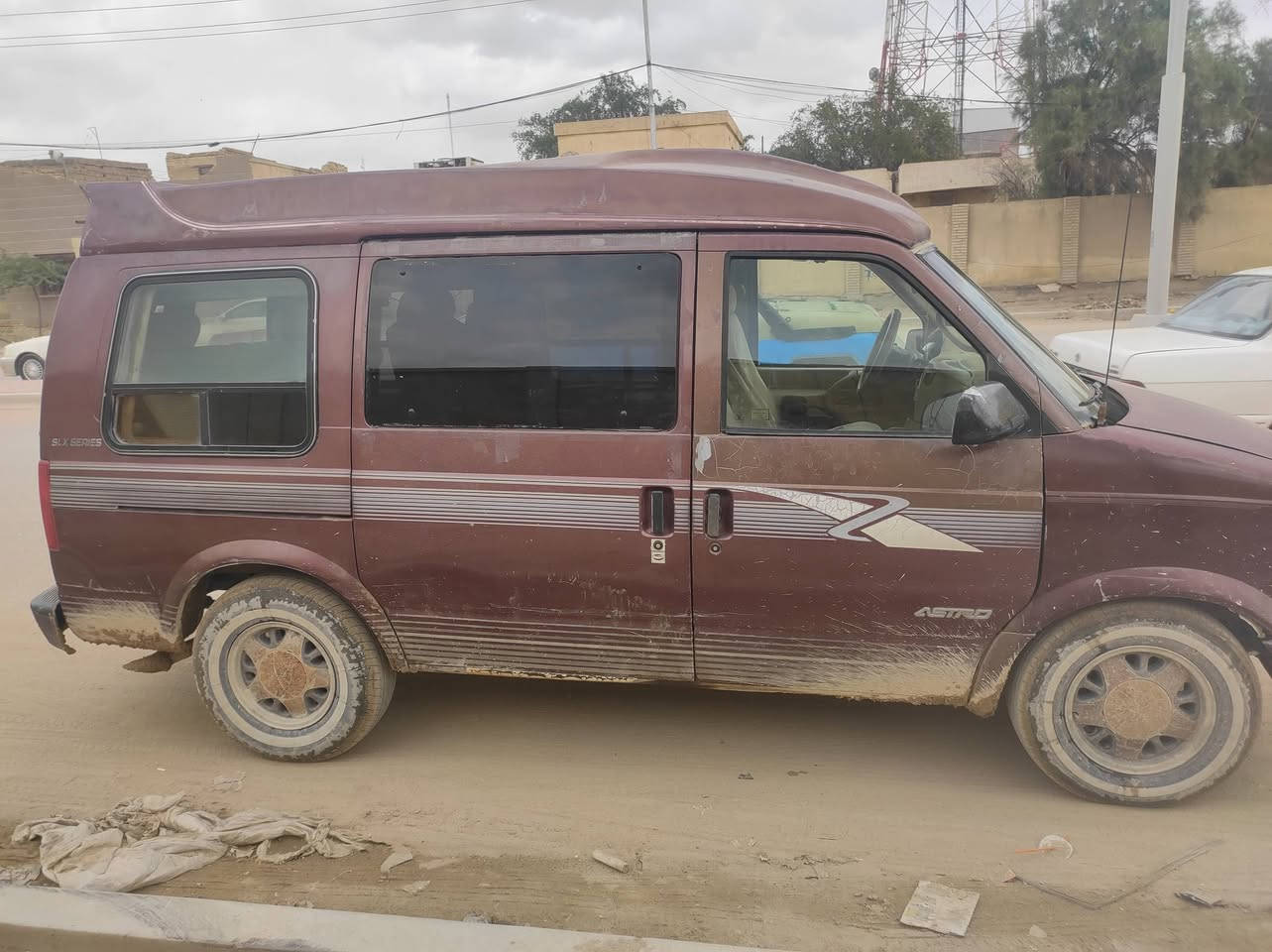 السلام عليكم شباب فان للبيع او مراوس البدي ما بيه خياس شوف العين مكينه وقير جدد تخم تاير جديد ثانويه 27 اي استفسار طبله خاص البصره الزبير 25 وبيها مجال ***********
