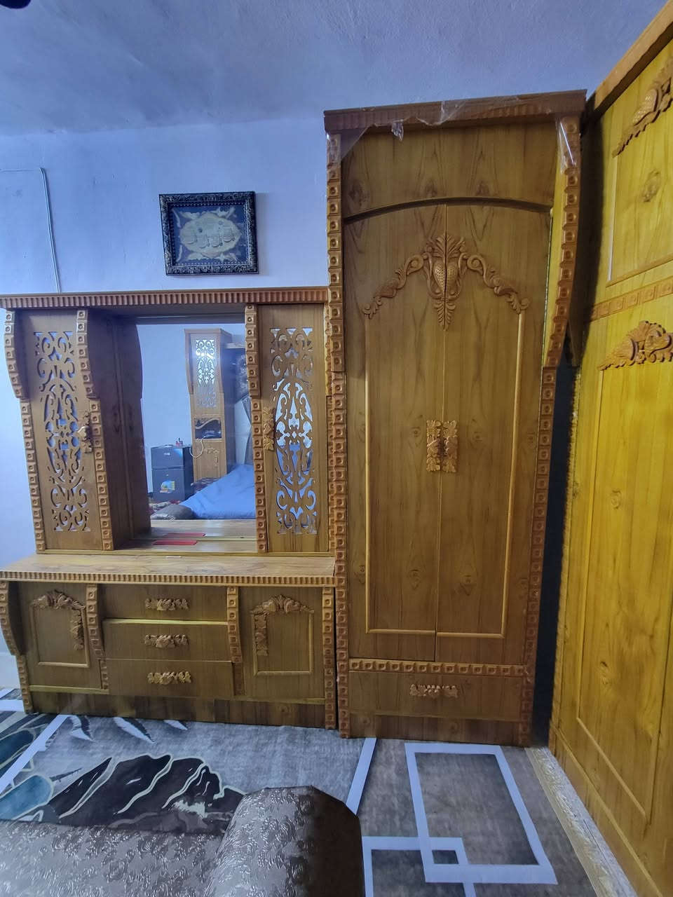 غرفة نوم للبيع السعر 1300 *********** المكان حي صدم
