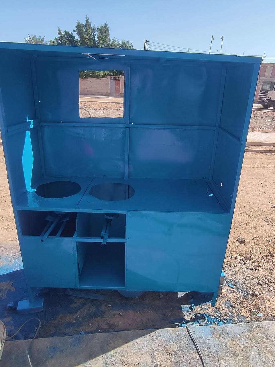 السلام عليكم جام خانه مال كافتريا المنيوم+ميز تكلاه مآل فلافل للبيع (***********)
