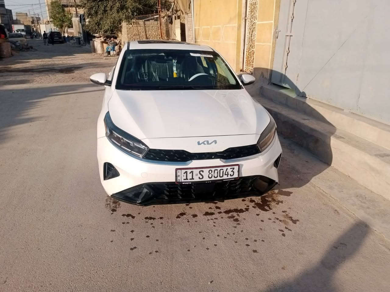 السلام عليكم البيع ومراوس
فورتي موديل 2022
سياره مريكي فول ماعده البصمه
مكيه ٢٠٠٠ 
قطعتين تبريد 
لايت زنون 
تخم تاير ويل 15 تحويره جدد 
رقم بغداد بيع ومراوس بوبامه رقم صاحب السياره *********** مكلف بلنشر
