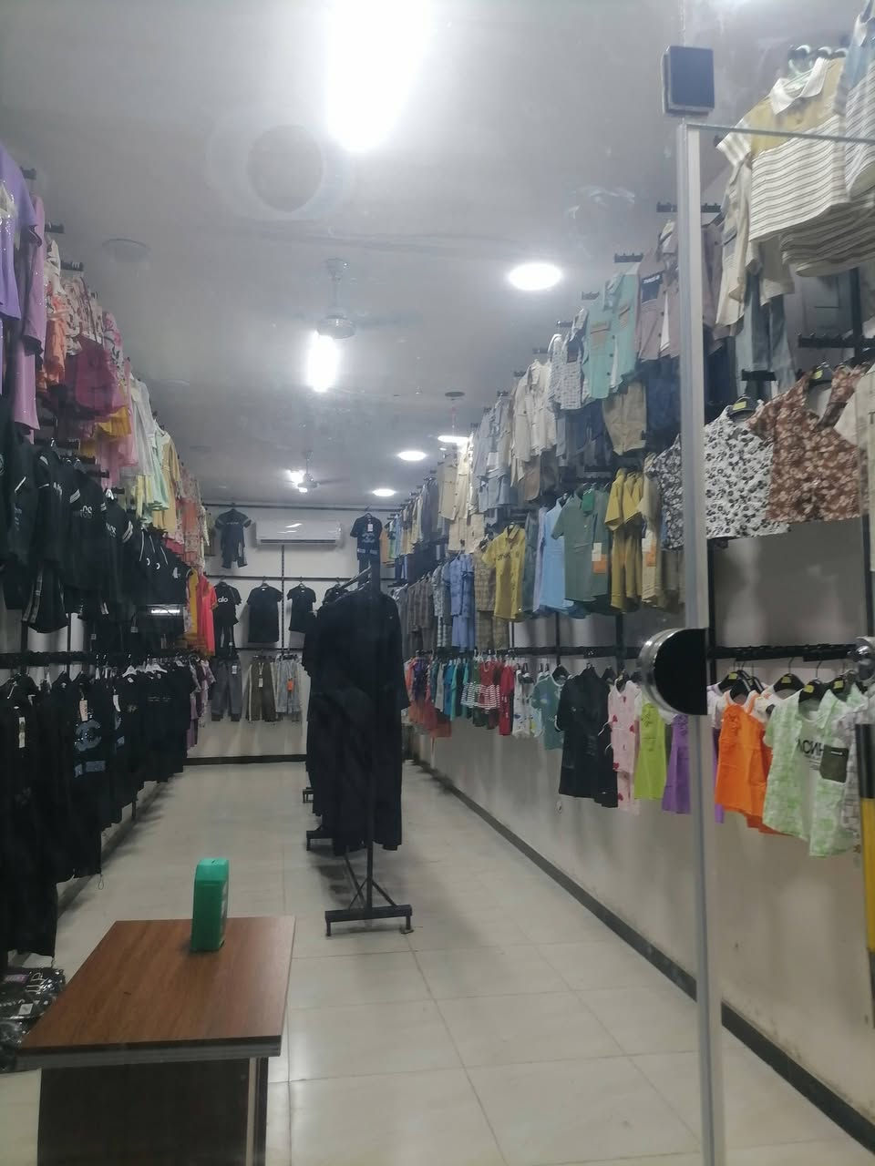 محل ملابس للبيع مع سبلت جديد و ستانات ملابس السلعه كله جديده صار ايام من انفتح


**إذا كنت صاحب هذا الإعلان وتريد حذفه لأي سبب، رجاءا أرسل رسالة إلى الدعم الفني**