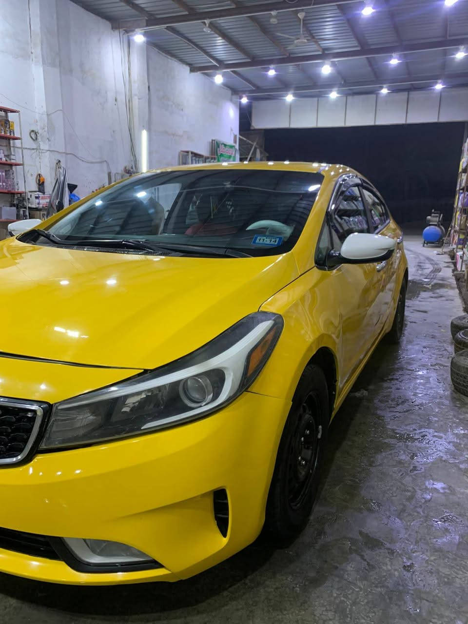 فورتي 2018ضربته جاملغ وبنيد بدون دواخل بسمي ورقم نكليزي سنويه جديده مصفره هيئه وغرامات مراوس بخصوصي سعره 118 وبيه مجال بسيط مكاني ناصريه ***********
