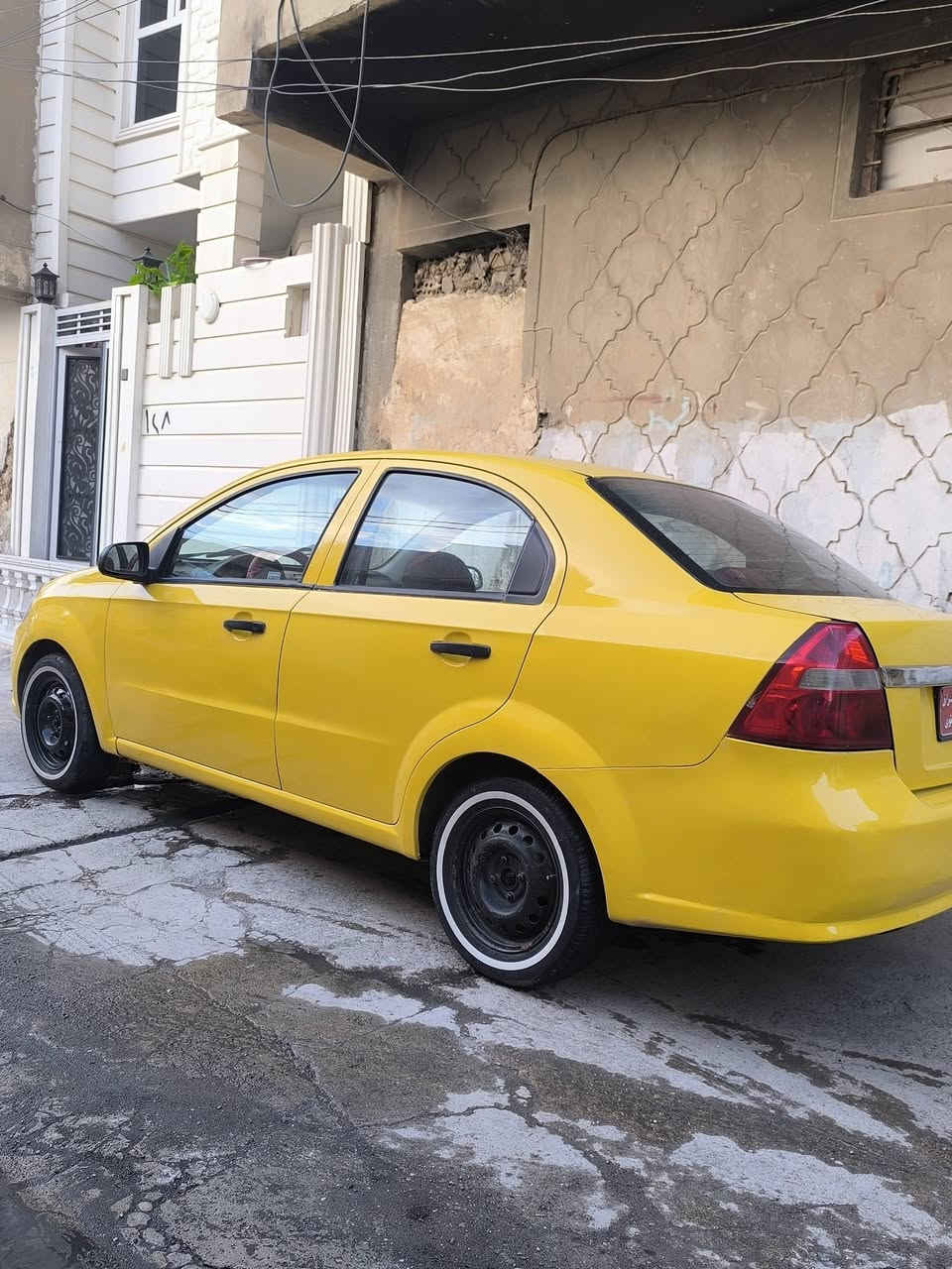 اڤيو 2009 للبيع فقط
سياره جديده 
🔹٠ صدر امامي خلفي كله جديد 
🔹٠ تخم تاير جديد خط ابيض
🔹مكينه وكير كله جديد فقط المكينه بيها بطل واني مامتفرغ اسوي
🔹٠ رقم نينوى احمر الهيئه والغرامات على صاحبها تأخذ صافي شرط التحويل  رقم الهاتف / ***********
