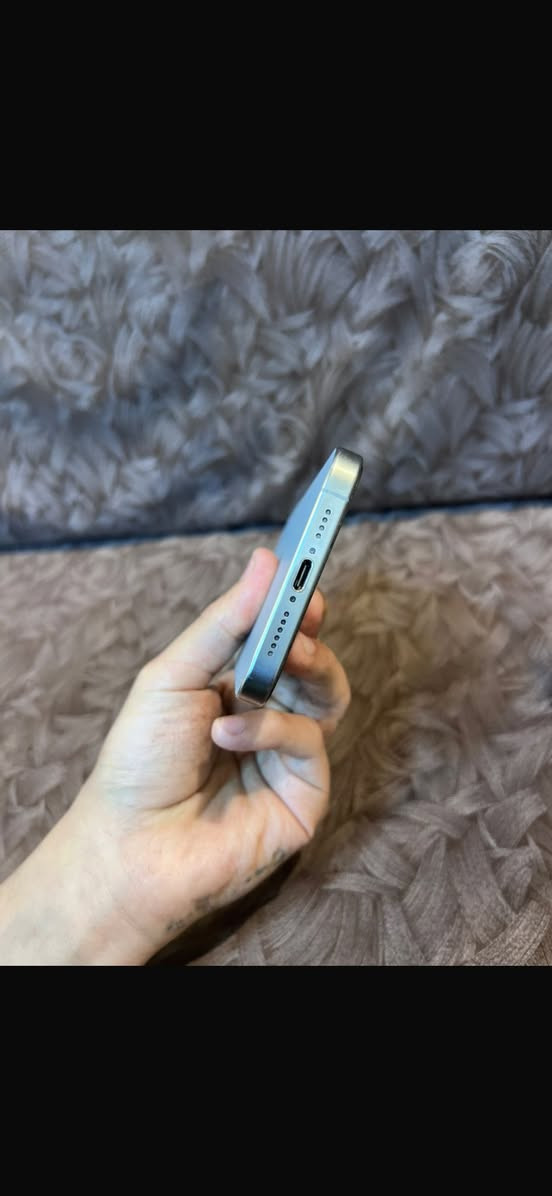 سلام عليكم ايفون ١٥ برو ماكس ٢٥٦بطاريه ٨٦جهاز نضيف جدا مبدل بي شاشه اصليه فقط سعر ٧٢٥ مابي زلغ ***********
