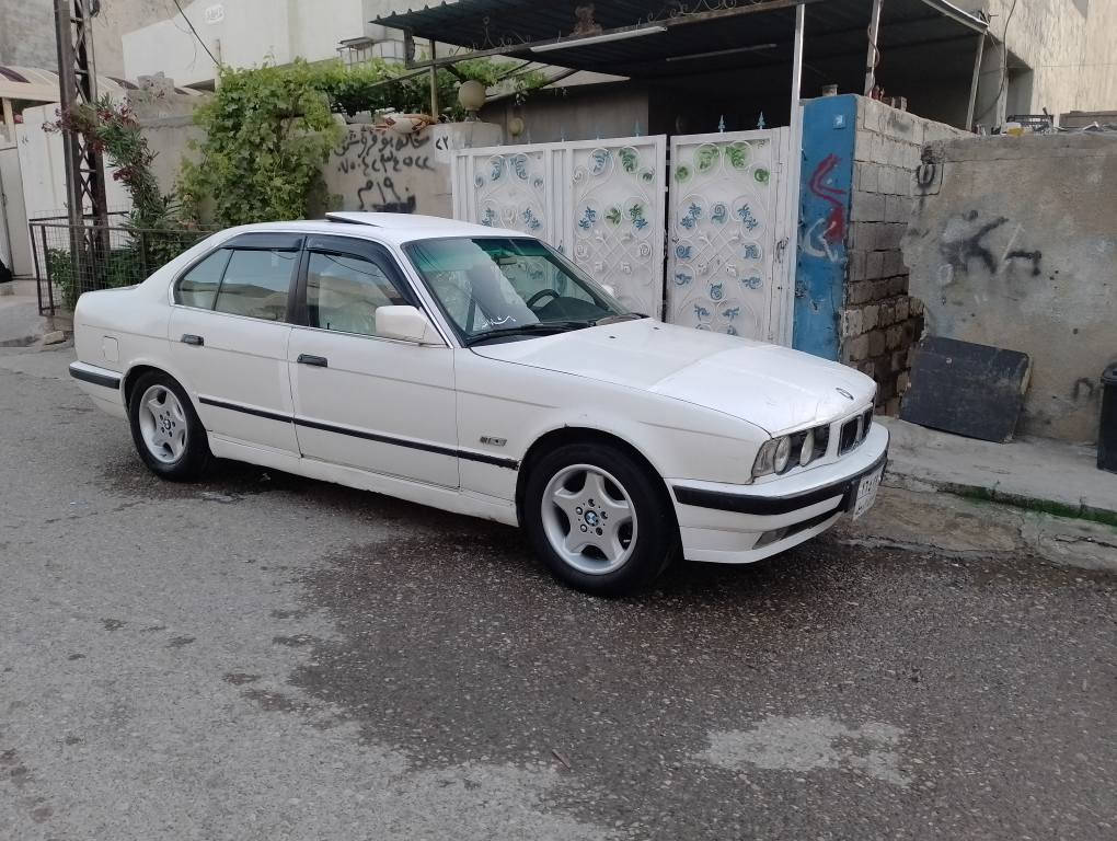 BMW 520 کەپس
گێڕعادی سەرەتا سەیارەکە
ئەولیاتە حجزوئەوەلیات بەشەرت مۆدیل1988
بەس دووشانی پشتەوەی مەعجونی هەیەباقی هیچ جێگایەکی چەکوجی نیە
کارەبای گێڕمەکینەبەشەرت
سەنوی ئەسلی لەگەل دایە
ئەوەلیاتەسعری بێ معامەلە
25$واتەقفل شوێن هەولێربەحرکە
ژ.م.***********
گۆڕینەوەم هەیە بەسەیارەی تحویل ڕەقەم هەولێر أربيل, العراق
