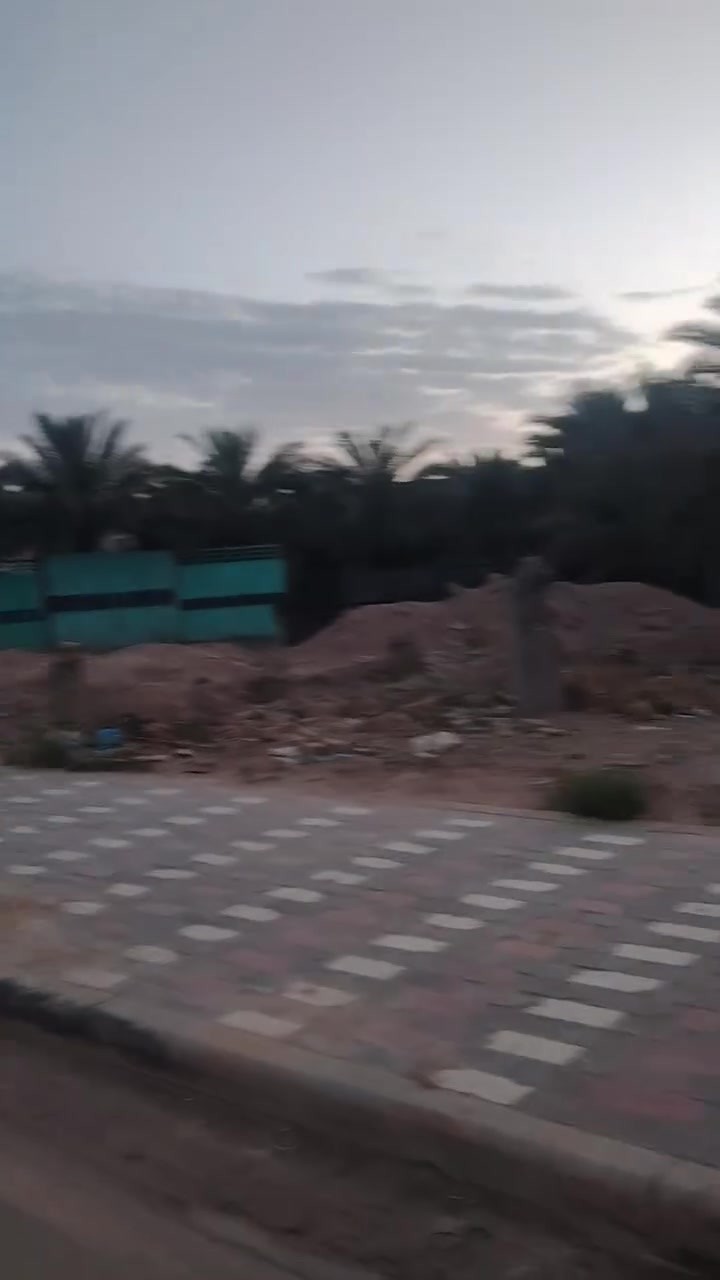 1600م أرض على الشارع الخدمي لدخول زوار الامام حسين ع كربلاء شارع بغداد للستفسار *********** //***********
