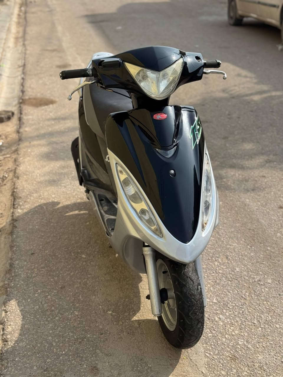 السلام عليكم دراجة كامكو جي فور مال حاوية مكفولة كفالة عامة من طول لطول كلشي بية شغال اي نقص مابية محرك مامفتوح السعر 500 وبية مجال لشراي يتصل مكاني نجف ***********
