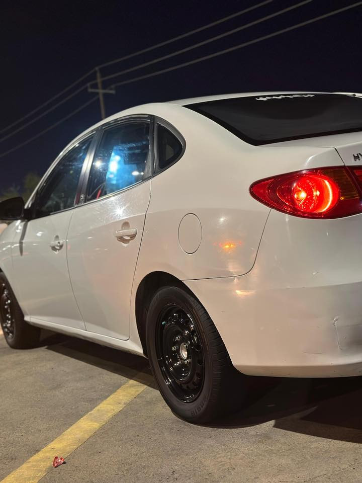 السلام عليكم  النترا ٢٠١٠          بيها رش بجهت السايق كير جديد توني شديته حداديه طخم تاير كله جديد سياره جديده وجاهزه 
السعر ١١٠ بسمي 
مكان السياره ناصريه


**إذا كنت صاحب هذا الإعلان وتريد حذفه لأي سبب، رجاءا أرسل رسالة إلى الدعم الفني**