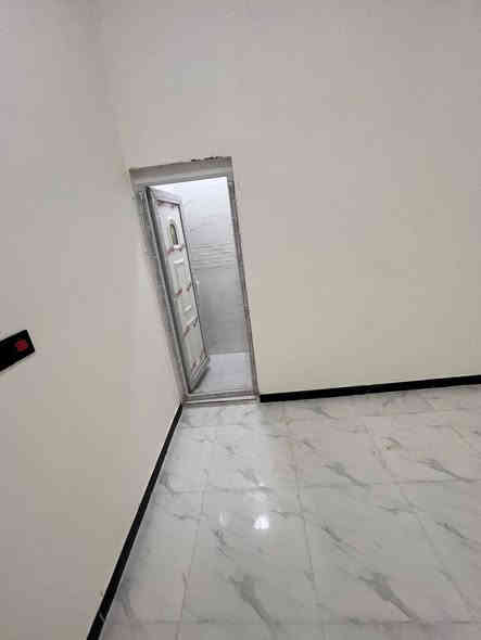 يا الله السلام عليكم توفر بيت بمساحه 200 عنوان البصره الجزيره شارع باب الهوه البيت يتكون من 3غرف كبار ومرتبات ومطبخ حار وبارد وديوانه وصاله جبيره وكراج جبير ومرتب وحمامات خارجيه وداخليه المشتري ياخذ نسخا من لطابو وكالت محكمه ومكاتبت مكتب السعر95وبي مجال الستفسار***********
