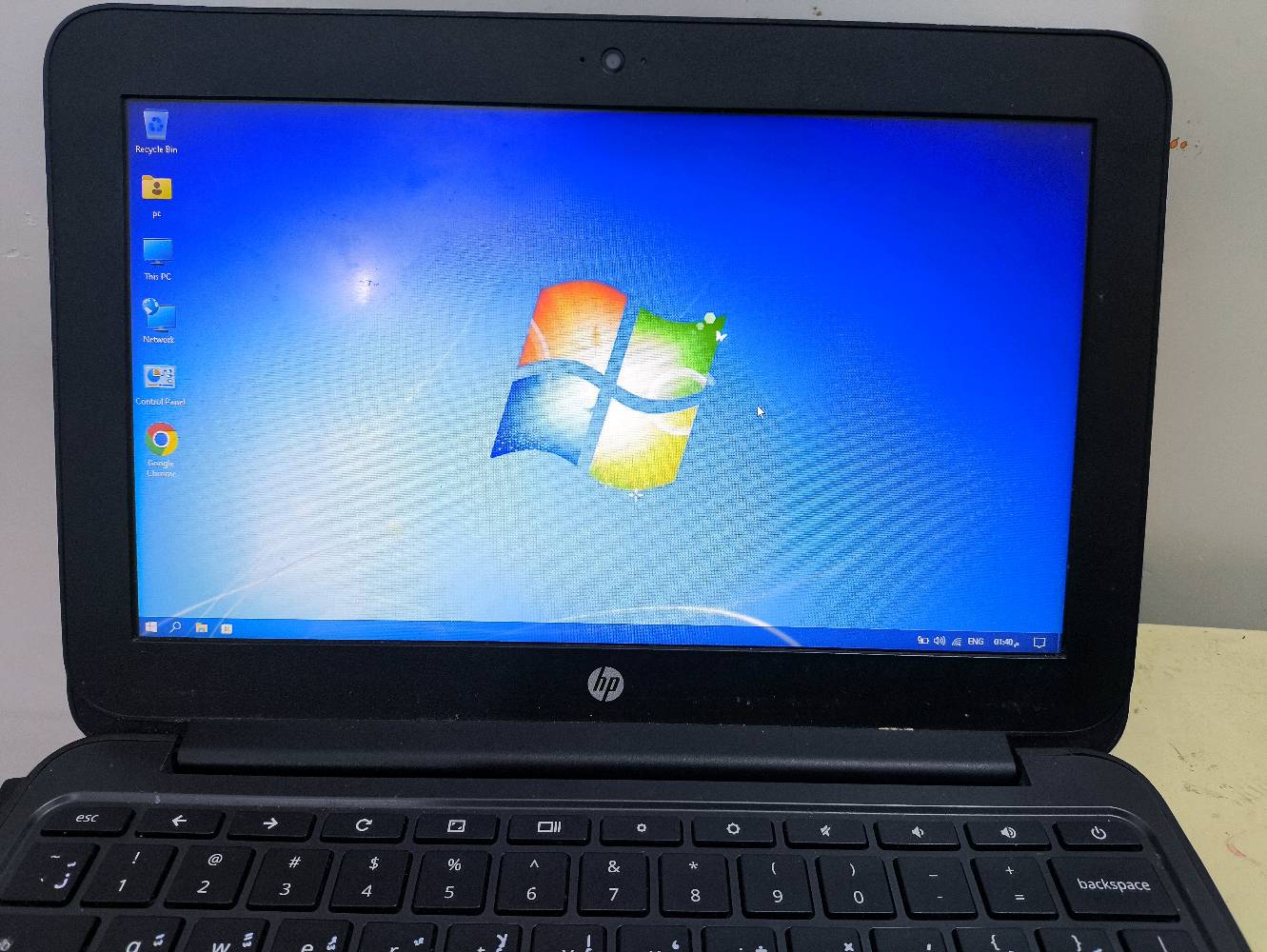 لابتوب كرومبوك 11 جي4 
موصفات 
النظام ويندوز 10 برو 
بطاريه تدوم 5.30 ساعات 
 المعالج انتل جيل ثاني 
و كرت الشاشه مدمج 
الرام 4 كيكا 
المساحه 14 كيكا 
الشاشه 11.6 بوصه 
العنوان النجف حي الزهراء 
و الكيبورد بيه زر رايح من اشتريته 
و يجي وياه شاحن و يستخدم للدراسه و ألامور المكتبيه 