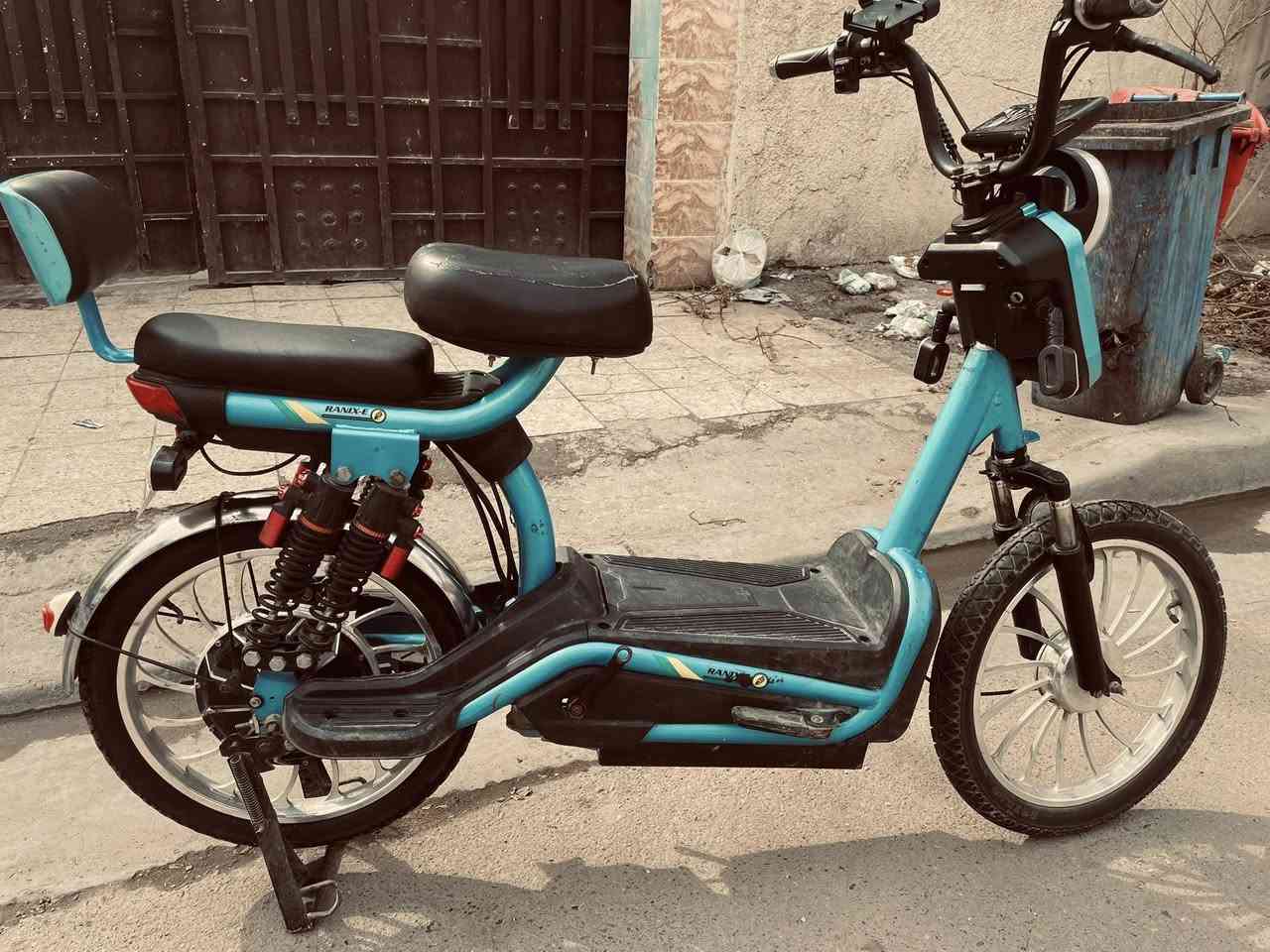 سلام عليكم عيني دراجه شحن للبيع
نوع(ريانX) خمسه باتري  ما بيها باتريات

المهم يجي وياها تحوير سله بايدرات 

وشاحنه الصليه مال دراجه مكان بغداد 
سعر خاص
رقم *********** واتساب
