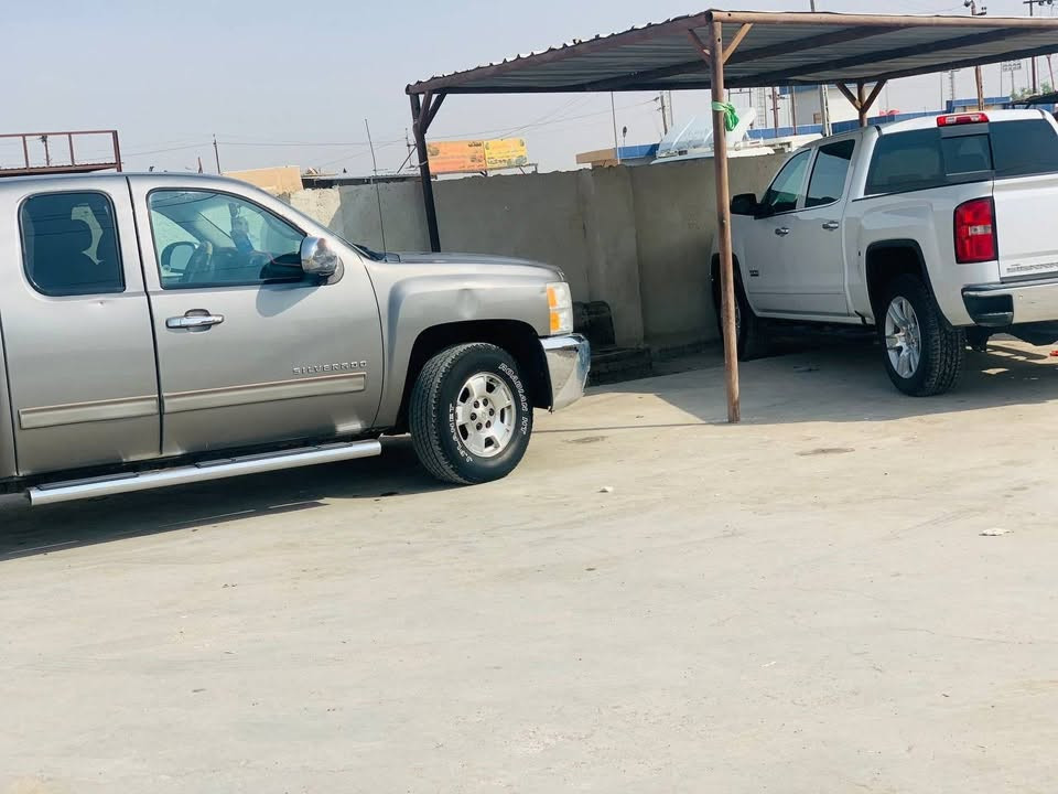 السلام عليكم للبيع سلفرادو ٢٠١٣ فمارك وربع رقم واسط باسمي سياره نظيفة وماتحسون عليها اي شيء محرك 8v للبيع او مراوس مكان ذي قار لاستفسار اكثر 
***********
