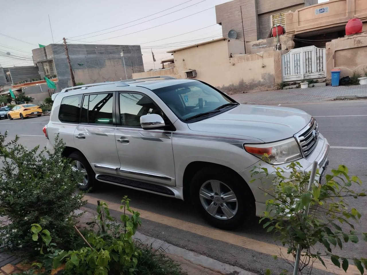 السلام عليكم 
للبيع لاند كروز 2014 V6بريم اصل مكفوله كفاله عامه رقم سليمانيه السعر 385 
المكان واسط قضاء الصويرة 
لاستفسار الاتصال على الرقم 
*********** او ‭***********
