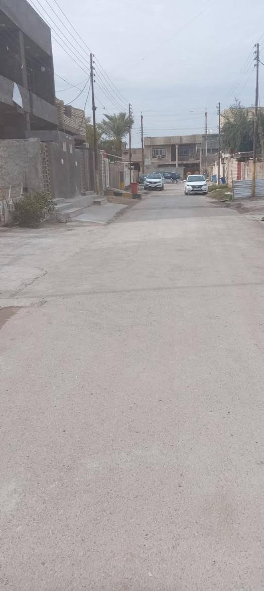 #عرض_للـبـيـع 
دار للبيع مساحته ( 200 م ) واجه ( 10 م *20 م ) طابقين بناء طابوق 🧱 كلاسيك
بناء نظيف وكلش حلو يحتوي على غرفه للضيوف خمسه غرف نوم ومطبخ  وصاله وصحيات داخليه وخارجيه 
السعر /125 مليون وبيه مجال
العنوان: بغداد - النصر والسلام - الحصوه- منطقة ال 2000 بالبدايه بضهر الخدمي
للاستفسار الاكثر يرجى الاتصال على الارقام التاليه :
 *********** أتصال + واتساب 
 *********** أتصال 
مكتب الديار للوساطه العقارية
