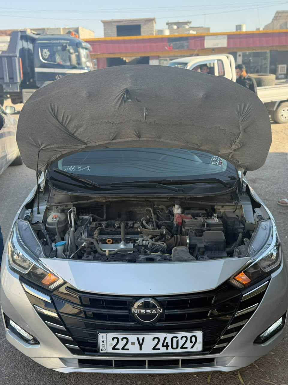 السلام علیکم
نیسان ڤیرسا 2024
چامڵغ ، بۆنیت
لـای سـەکـن تۆزەک ژۆرێی گرتیە بەس
پێش وو پشت کەپسە
رەقەم سەنەوی نوێیە
سەیارەکه توندوو تۆڵە بێ کێشەیە
ئەگەر موشتەری تەلەفون کە گوڵ برا
ژ:م *********** واتس ئاپ أربيل, العراق
