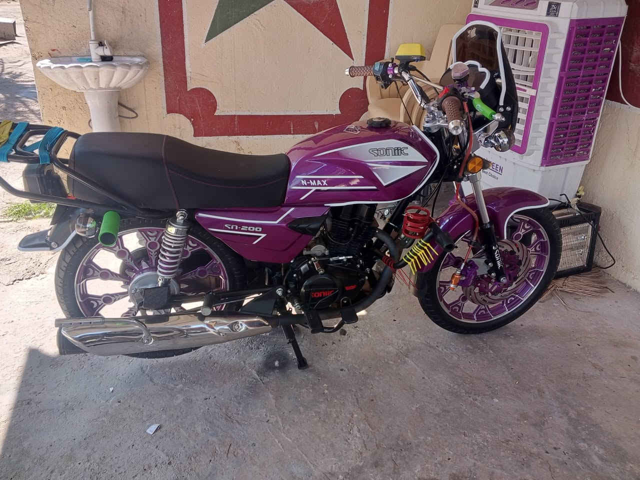 السلام عليكم دراجه للبيع موديل 25 كفاله عامه مكينه 200 اوراق كامله الدراجه مقفوله من الشخط مكاني الحمزه الغربي قرب شركه الاتحاد السعر خاص////***********
