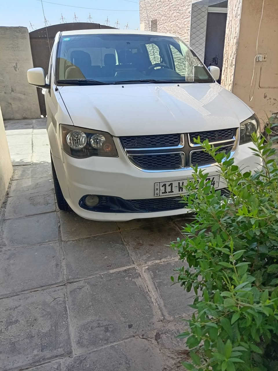 السلام عليكم دوج كرفان موديل ٢٠١٢ بغداد بسمي هزه لوحة جديده محرك ٣٦٠٠ جديد تبريد ٣قطع منظومه كامله جديده كشنات بلع صدر امامي خلفي جديد  ويل ١٧  كهربائيات كلها شغاله تحكمات كله شغاله سياره شواصي تكم قماره الغود بدنه مكفولات سياره حادث كاملغ فقط بدون داخل بنيد مبدل سبب كسر مو حادث مكان سياره بغداد لحريه سعر سيارة ١٢٠ رقم واتساب ***********
