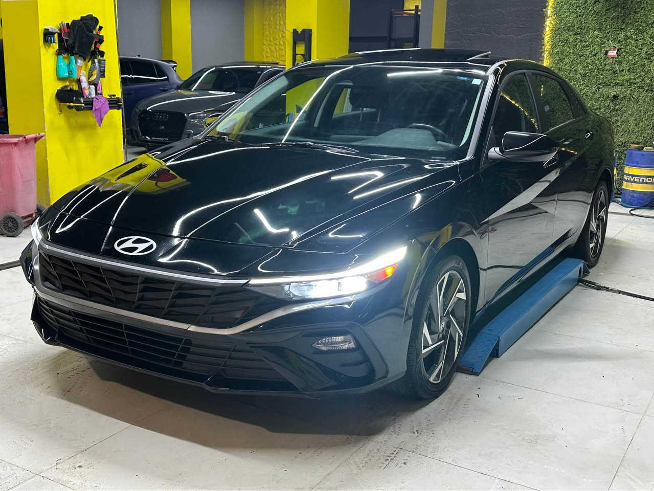 Elantra 2025 SEL clean   النترا فوول سلايد ٢٠٢٥ 
النترا موديل ٢٠٢٥ کلين فقد واحد شبر تعديل بارد مكينة دوش ٢٠ بدون تيربو ( سيارة بدون حادث كلين ) ماشية  16 الف ميل سيارة فووا فوول مواصفات بدون ايرباك كلين
كيج الكترونى بريك بصمة رادار حساس نقطة عميا تنبيه خروج من المسار  شغال سلايد  کشنات تدفية شاشە کبير بدون رقم تترقم شيمالي مكان اربيل
0750 705 2415 أربيل, العراق
