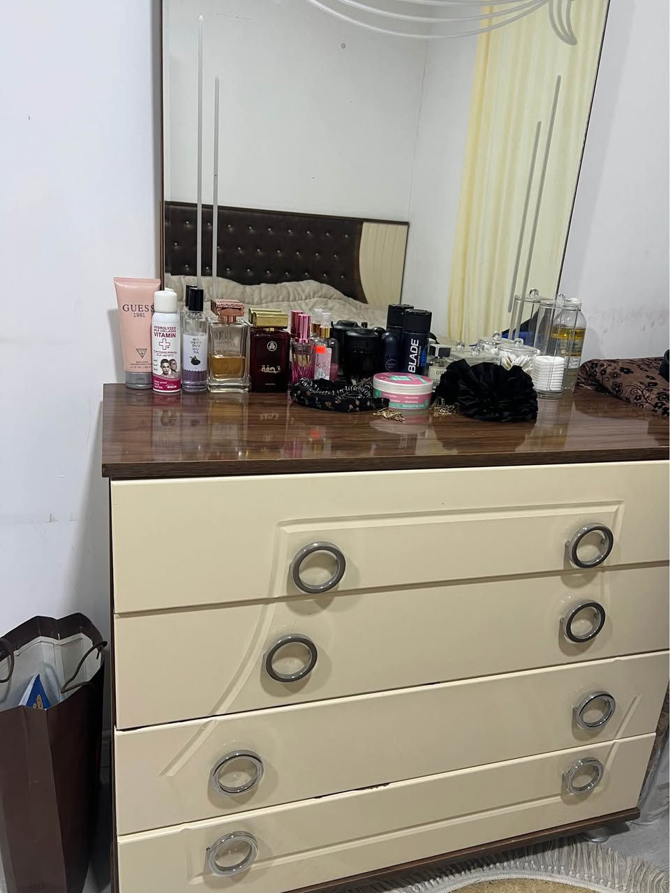 سڵاوتان لێبێت تاقم نوستن ٢ نەفەری تورکی بۆ فرۆشتن دۆشەکی لەگەڵ نیە داوای ٢٠٠ هەزاری لێ ئەکەم مشتەریت نامە بنێرە شوێن / سلێمانی السليمانية, العراق


**إذا كنت صاحب هذا الإعلان وتريد حذفه لأي سبب، رجاءا أرسل رسالة إلى الدعم الفني**