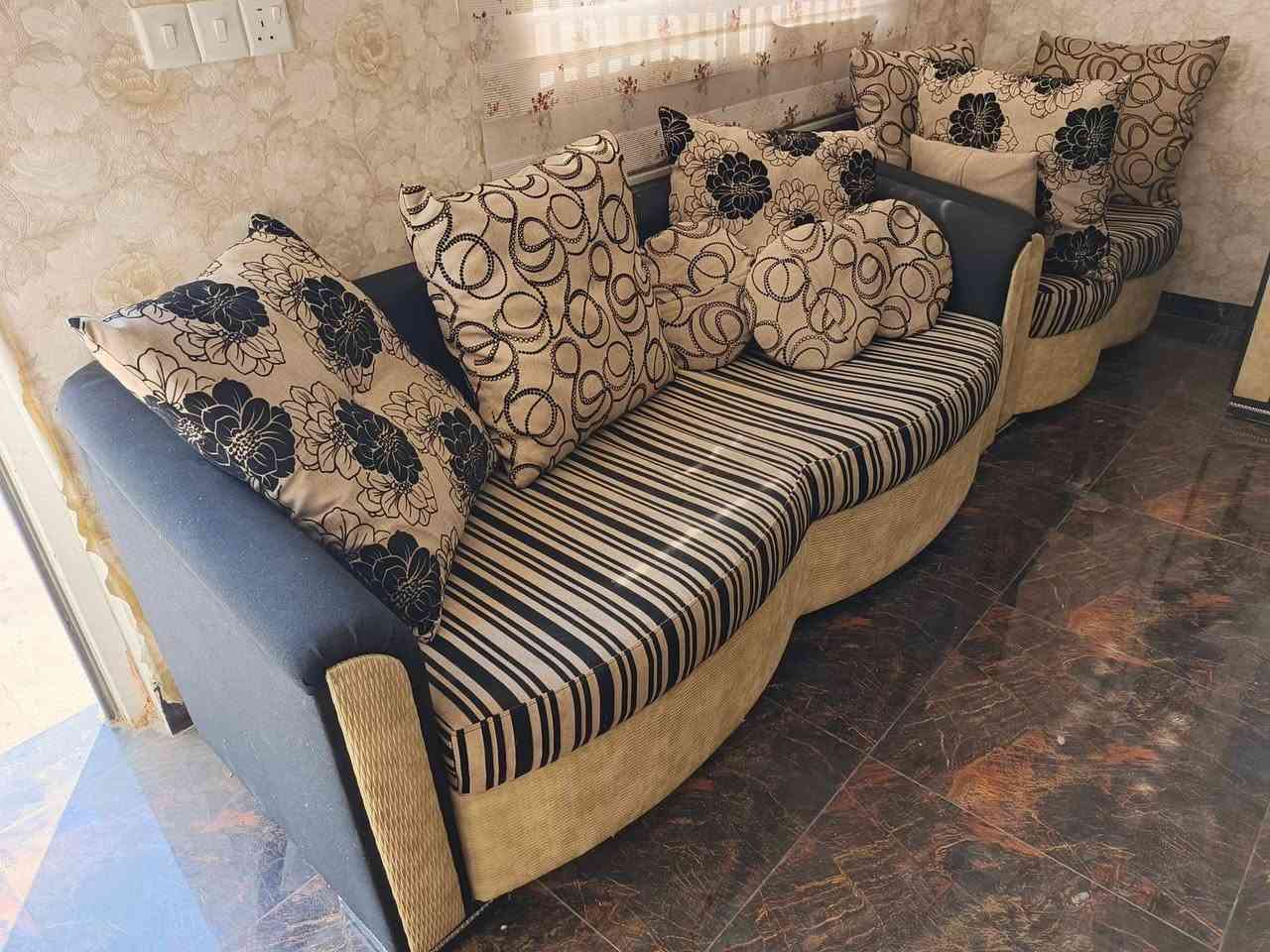 السنديان للاثاث 🛋

📌 طخم 10 نفر تركي اصلي مستخدم 

📍 متكون من ثلاثية عدد 2 وثنائية واثنين تكات 

📌 السعر 450 الف فقط 🔥

📞*********** 

🌐 موصل حي الملايين مقابل بانزيخانا العريان تحت شركة الفجيرة للاستثمارات العقارية
