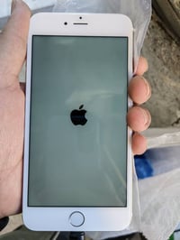 آيفون ٦ بلاس • نضيف ١٠٠ • ما ياخذ شحن