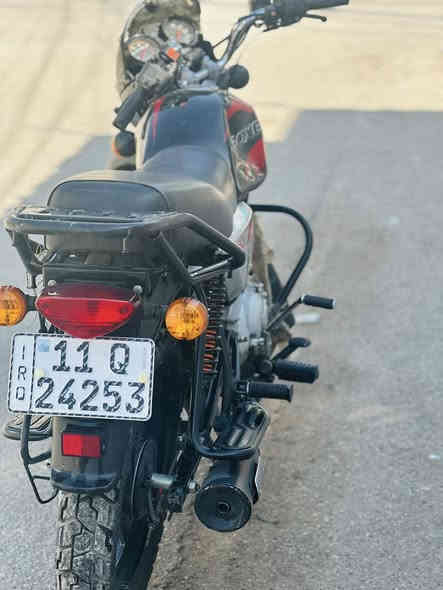 الله يجفيكم الشر دراجه بوكسر 22 شكل 23 ماشيه 28 دراجه جديده ممشتغله دلفري كله مكينه ناعمه وممفتوحه تعرض الحادث مثل موضح بالصور مرقم باسمي بيه شويه عواج بشاصي البوري الجوه التانكي مكاني بغداد زعفرانيه السعر 1800 وبيه مجال بسيط الرقم ***********
