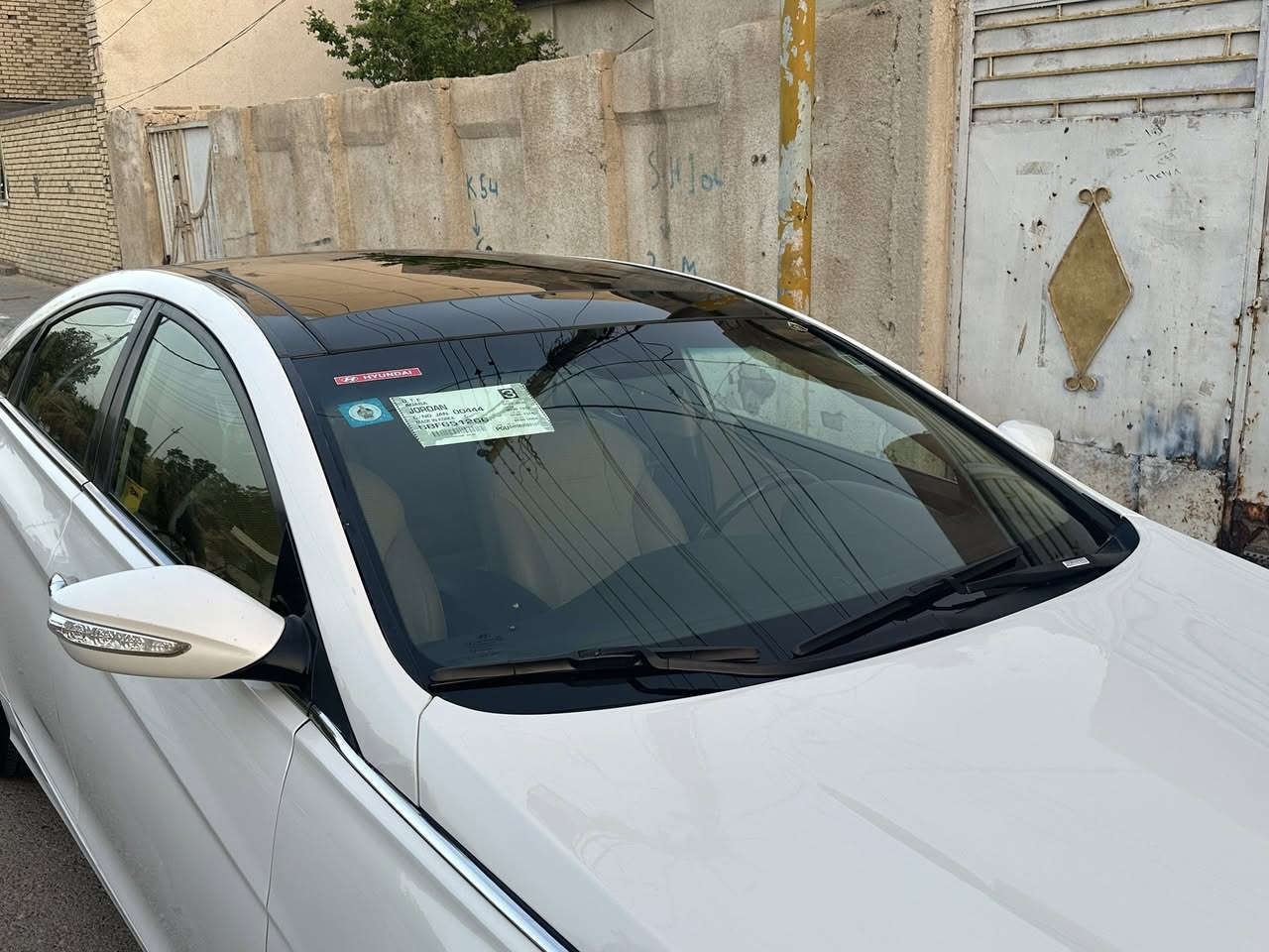 سوناتا خليجي 
مديل 11 
فول مواصفات ماشيه 71 الف 
محرك 2400 دوش 
لون ابيض صدفي 
سقف فتحتين فول الفول
 3 بصمات
رقم جديد سنويه جديده 2031 
 عنوان البصره  
***********
